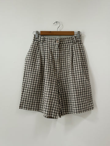 Plaid Pleated Shorts (26)