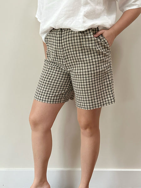 Plaid Pleated Shorts (26)